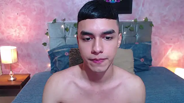 Snapshot of DUVAN_MONTES chatting on November 2025 01:00:02 PM DUVAN MONTES online show from November 2025 01:00:02 PM