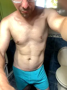 Snapshot of JuanchiSxL chatting on November 2025 05:56:02 PM JuanchiSxL online show from November 2025 05:56:02 PM