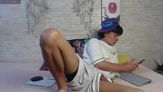 axel milo kairo and noa online show from March 2026 11:12:01 PM