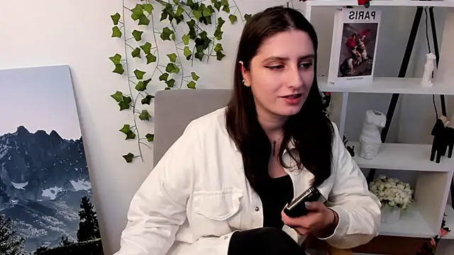 MikaClausing online show from November 2025 07:30:01 AM