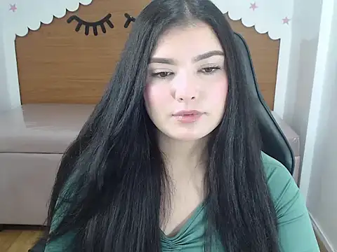 Snapshot of sarah_rouse_t_ chatting on November 2025 03:23:02 PM sarah rouse t online show from November 2025 03:23:02 PM