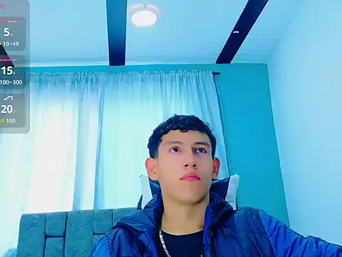 FelipeGonzalezz online show from December 2025 01:08:01 PM