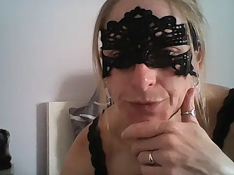 Snapshot of MelleEloa chatting on June 2026 01:20:02 PM MelleEloa online show from June 2026 01:20:02 PM