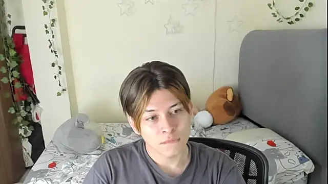 Felix kitty online show from November 2025 06:59:02 PM