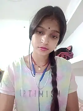 Snapshot of Mohnicute chatting on May 2026 06:13:01 PM Mohnicute online show from May 2026 06:13:01 PM