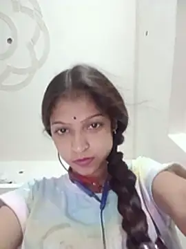 Snapshot of Mohnicute chatting on June 2026 06:40:01 PM Mohnicute online show from June 2026 06:40:01 PM