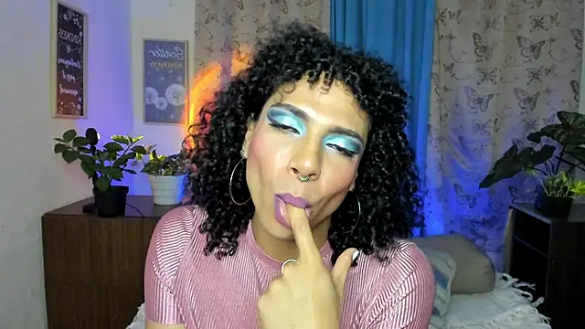 Angel White25 online show from November 2025 10:46:01 PM