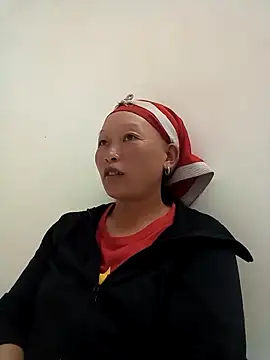 girl-hot2x online show from November 2025 01:12:02 PM