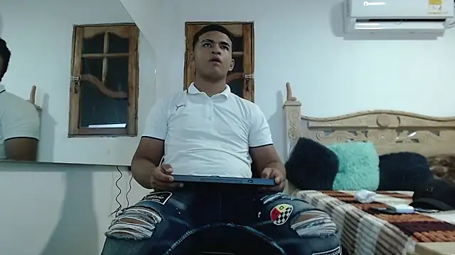 mathews    online show from November 2025 02:28:02 AM