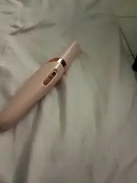 Snapshot of _-_-_-sthefany_-_-_- chatting on November 2025 06:08:01 PM - - -sthefany - - - online show from November 2025 06:08:01 PM