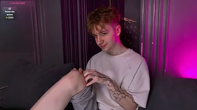 Paul Holt online show from November 2025 08:35:02 PM