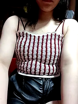 Snapshot of LynkLyy2k chatting on November 2025 11:05:01 AM LynkLyy2k online show from November 2025 11:05:01 AM