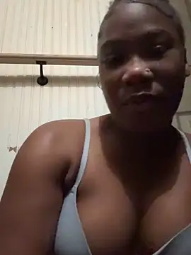 Snapshot of Issa_smooch chatting on November 2025 11:05:01 PM Issa smooch online show from November 2025 11:05:01 PM