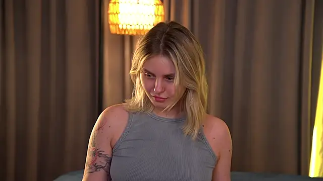 Snapshot of LilithEve_ chatting on November 2025 05:46:02 PM LilithEve online show from November 2025 05:46:02 PM