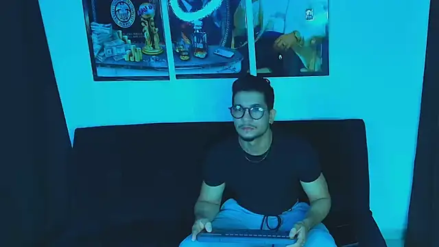 Nolan joness online show from November 2025 01:22:02 PM