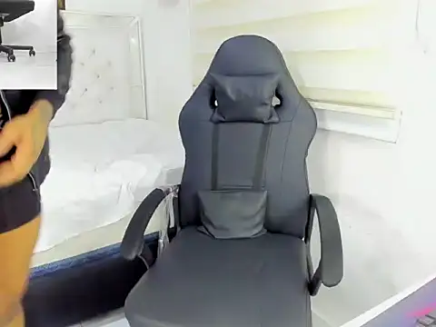 master leather online show from December 2025 06:50:01 PM