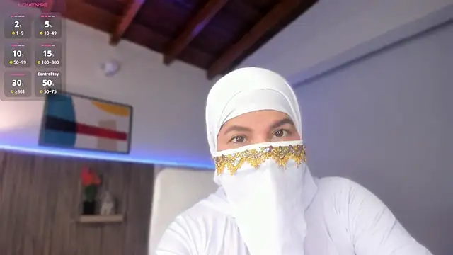 Hannaa Dolly online show from November 2025 03:43:02 AM