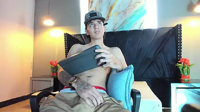 Xanderr owen2 online show from January 2026 07:51:02 PM