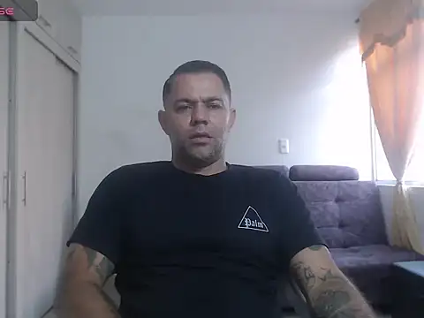 Alexander Halls online show from November 2025 01:21:02 PM