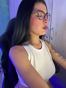 Cristal Cerati  online show from November 2025 04:20:01 PM