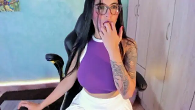 Cristal Cerati  online show from December 2025 02:59:01 PM