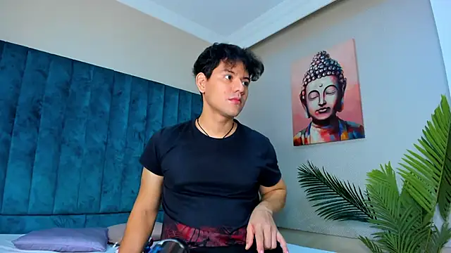 DhannLee online show from November 2025 01:22:02 PM