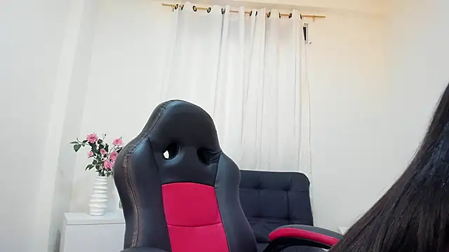 Snapshot of ana_maria___ chatting on December 2025 12:51:02 AM ana maria online show from December 2025 12:51:02 AM