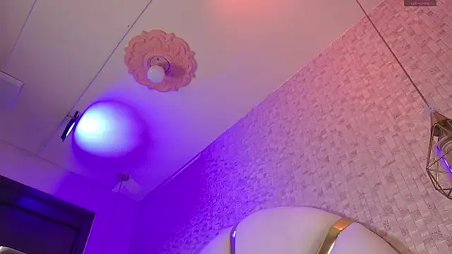 Caroline palmerr online show from November 2025 03:08:02 AM