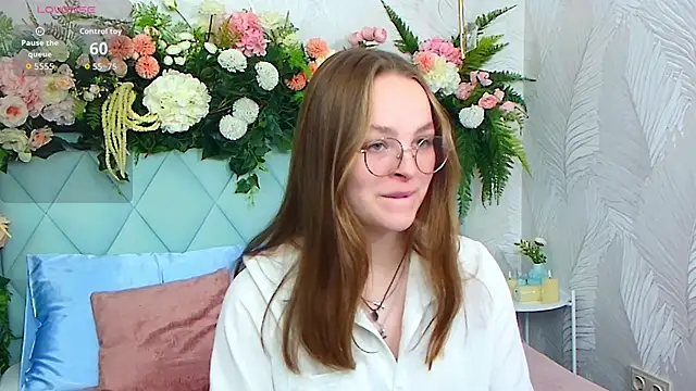 MadisonSmitt online show from November 2025 05:07:02 AM