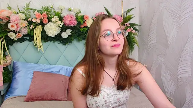 MadisonSmitt online show from December 2025 05:12:02 AM