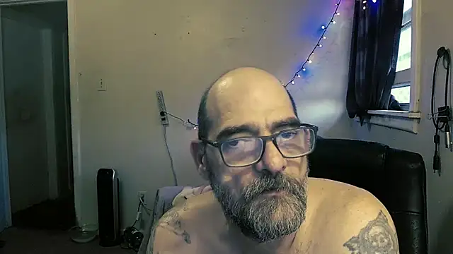 MrBigginTX online show from February 2026 11:42:02 PM