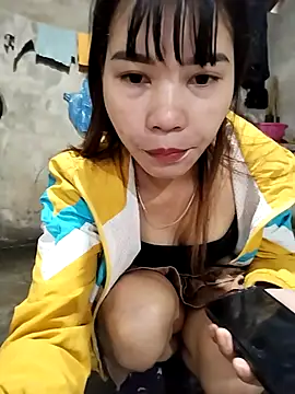 Snapshot of gugu0022 chatting on November 2025 12:24:02 AM gugu0022 online show from November 2025 12:24:02 AM