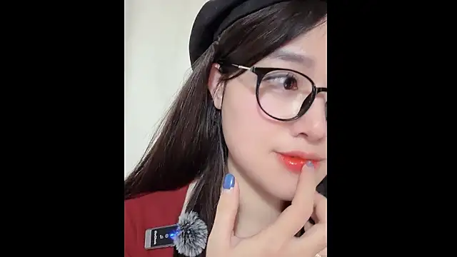 MiCandy-Lovee online show from November 2025 06:29:01 PM