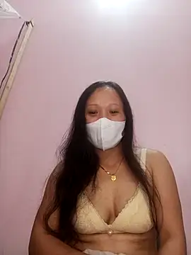 Snapshot of t-t-babe chatting on November 2025 01:44:01 PM t-t-babe online show from November 2025 01:44:01 PM