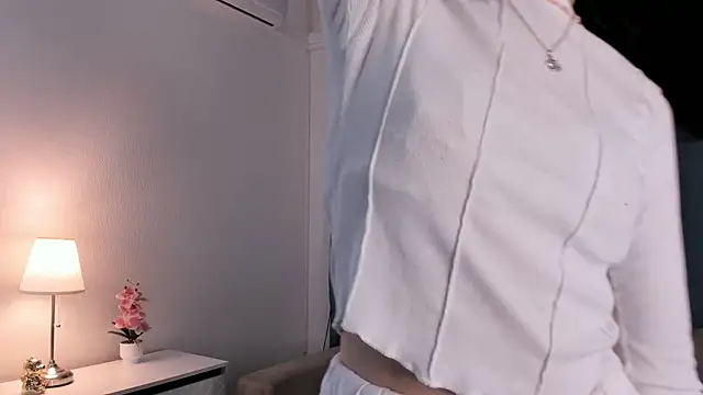 ShelaMailo online show from January 2026 06:24:02 PM