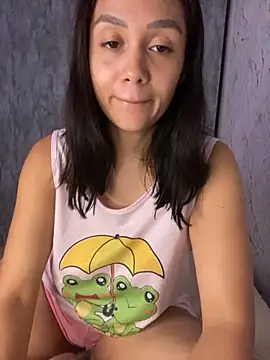 Snapshot of carolsapequinha chatting on November 2025 05:39:01 PM carolsapequinha online show from November 2025 05:39:01 PM