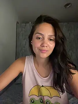 carolsapequinha online show from March 2026 10:48:01 PM