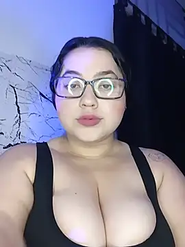 Snapshot of Sweety_chloe chatting on June 2026 11:09:02 PM Sweety chloe online show from June 2026 11:09:02 PM
