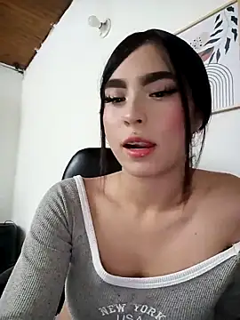 Irina Fernandez online show from November 2025 07:24:02 PM