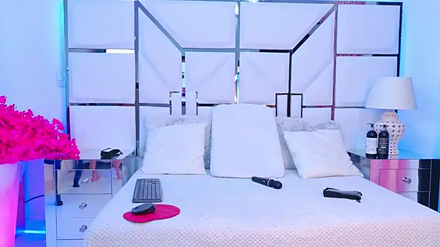 VeronicaSttar online show from December 2025 11:37:02 AM