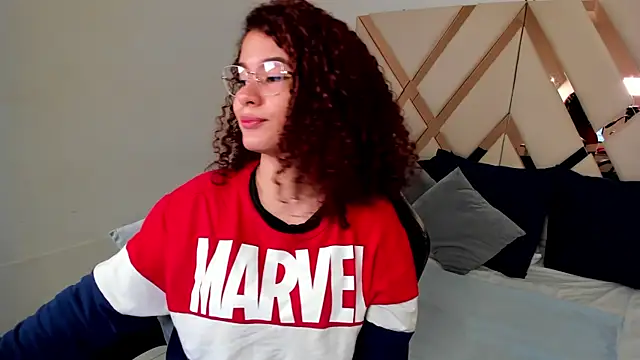 avrilwaynee online show from December 2025 11:49:02 AM