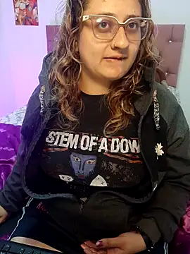 AnnieAtHome online show from November 2025 03:05:01 AM