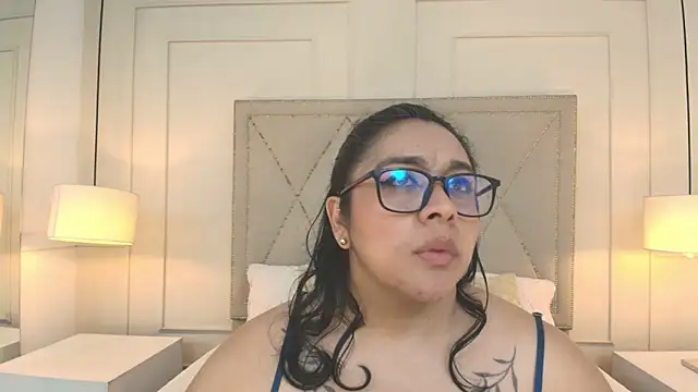 Snapshot of ViickyLee chatting on May 2026 02:22:01 PM ViickyLee online show from May 2026 02:22:01 PM