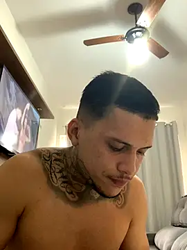 Snapshot of Ryanzl017 chatting on November 2025 10:21:01 AM Ryanzl017 online show from November 2025 10:21:01 AM