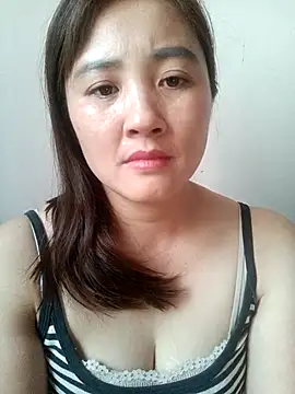 Little-Red123 online show from November 2025 06:48:01 AM