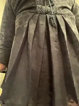 Snapshot of PUSYANSHI chatting on November 2025 04:11:01 AM PUSYANSHI online show from November 2025 04:11:01 AM