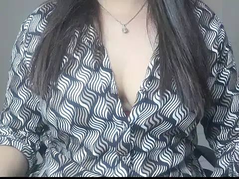 Saira Hotty online show from December 2025 12:25:02 PM