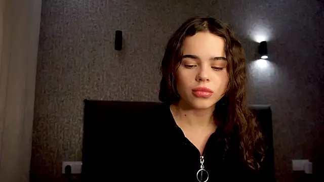 lindaTT online show from November 2025 01:13:01 PM