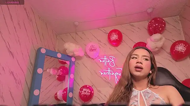 Evy Luxx v online show from November 2025 04:44:02 AM