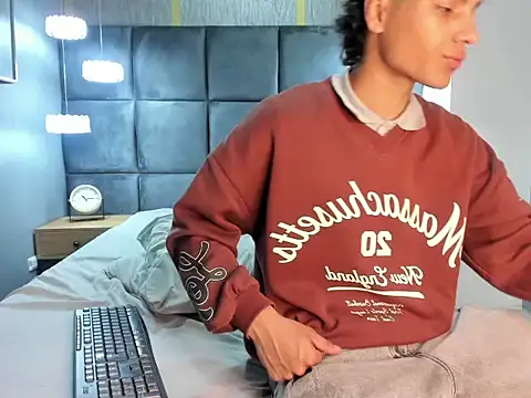 MattFiore online show from November 2025 12:05:01 PM